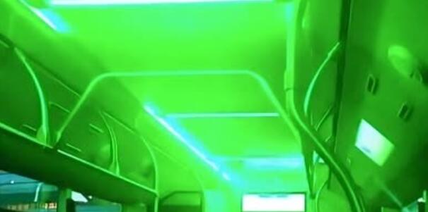 上海回應公交車深夜冒綠光