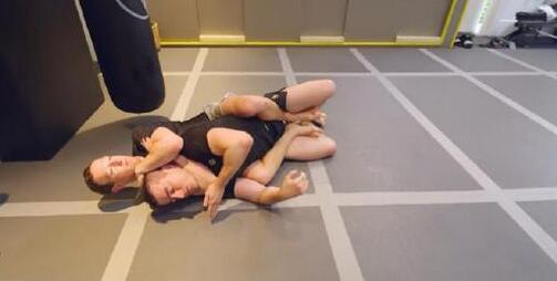 馬斯克已開始練習格斗