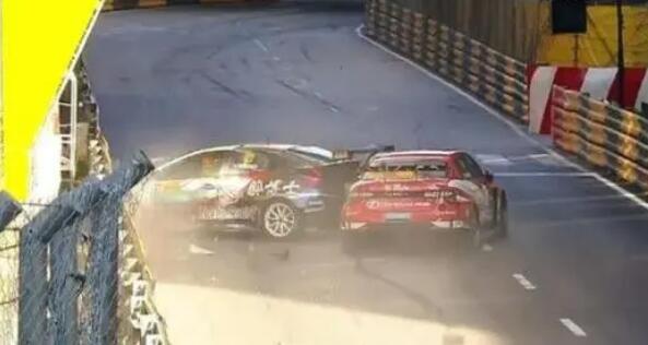 郭富城參加賽車發(fā)生意外