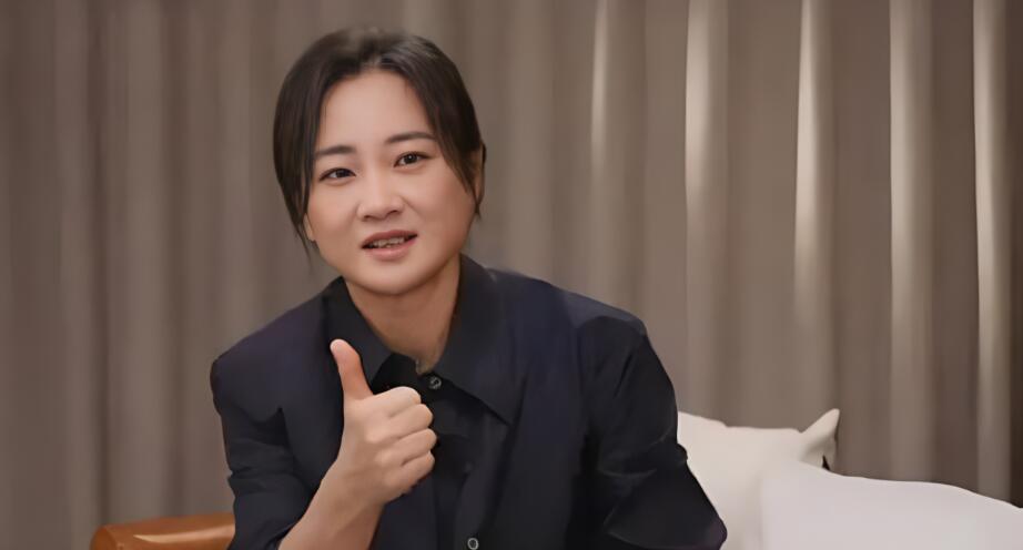 賈玲采訪前練了兩小時(shí)臀腿