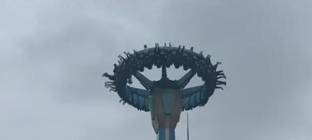 大擺錘停擺游客被倒掛最高點