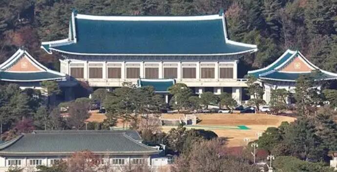 李在明入駐青瓦臺辦公